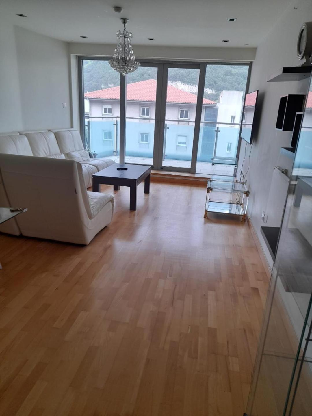 Three Bedroom Flat At Ocean Village ยิบรอลตาร์ ภายนอก รูปภาพ
